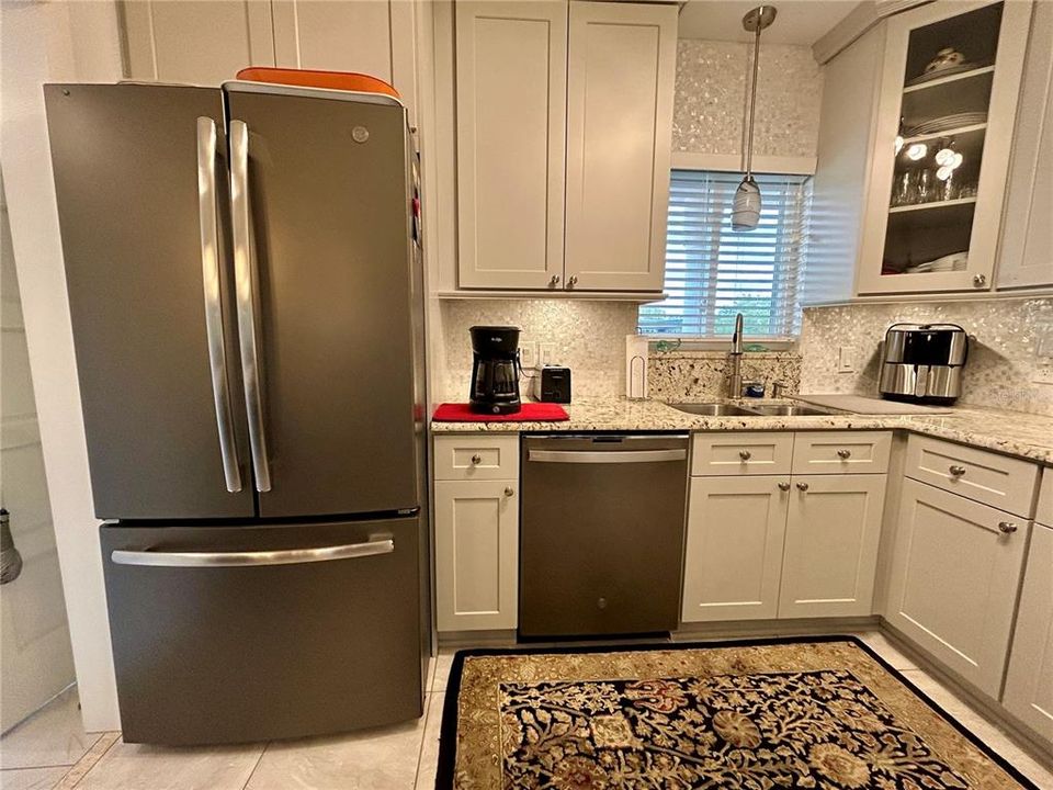 待售: $249,900 (2 贝兹, 2 浴室, 1400 平方英尺)