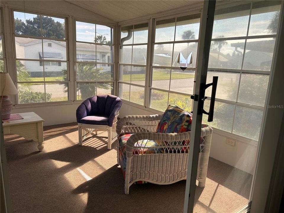 For Sale: $149,000 (2 beds, 2 baths, 1176 Square Feet)