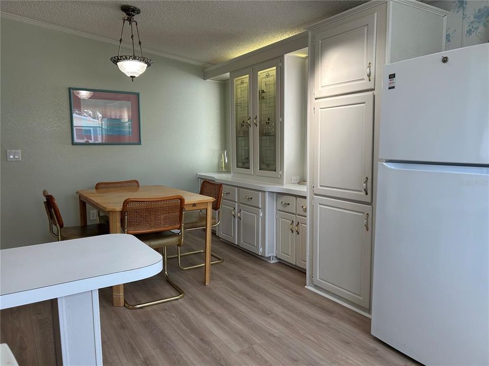 For Sale: $149,000 (2 beds, 2 baths, 1176 Square Feet)