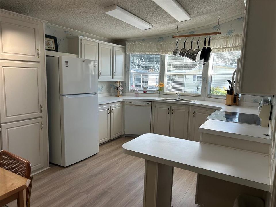 For Sale: $149,000 (2 beds, 2 baths, 1176 Square Feet)