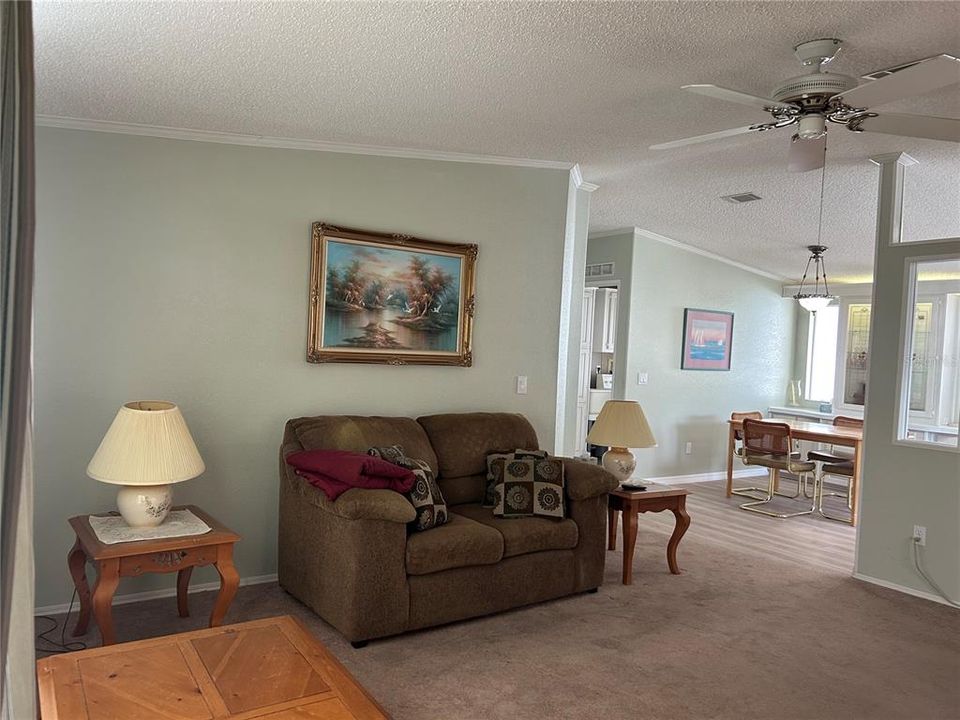 For Sale: $149,000 (2 beds, 2 baths, 1176 Square Feet)