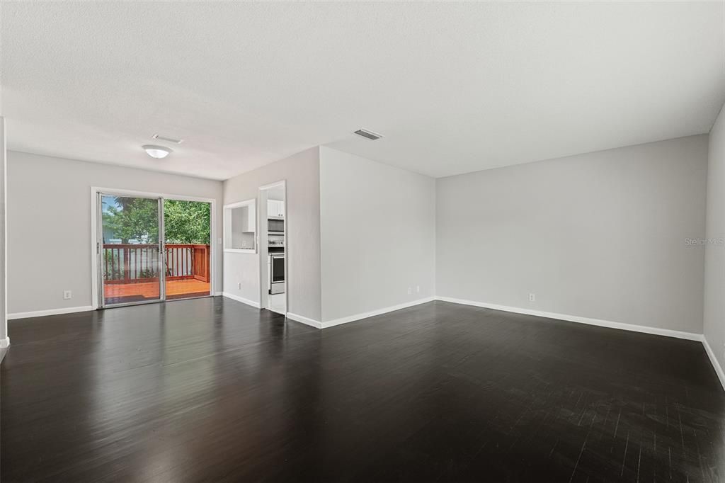 For Sale: $435,000 (3 beds, 2 baths, 1575 Square Feet)
