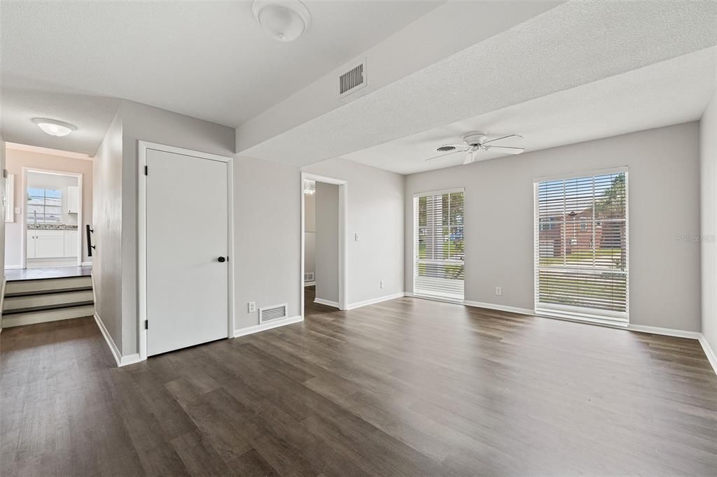 For Sale: $435,000 (3 beds, 2 baths, 1575 Square Feet)