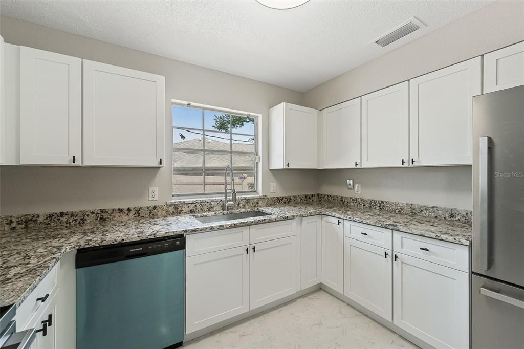 For Sale: $435,000 (3 beds, 2 baths, 1575 Square Feet)