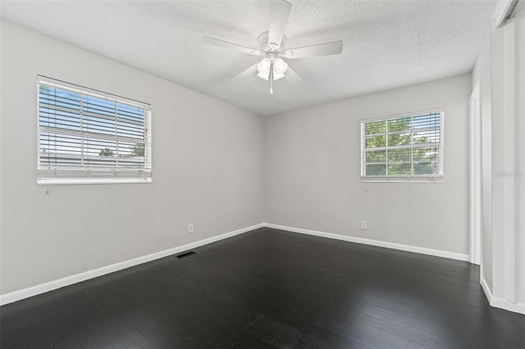 For Sale: $435,000 (3 beds, 2 baths, 1575 Square Feet)