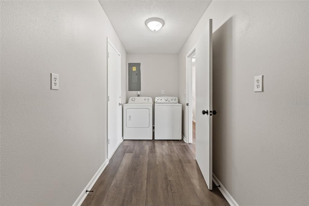 For Sale: $435,000 (3 beds, 2 baths, 1575 Square Feet)