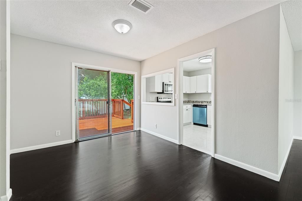 For Sale: $435,000 (3 beds, 2 baths, 1575 Square Feet)