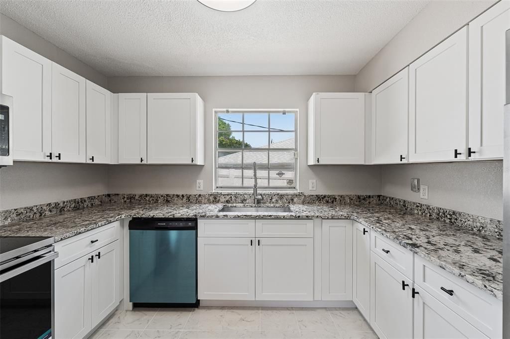 For Sale: $435,000 (3 beds, 2 baths, 1575 Square Feet)