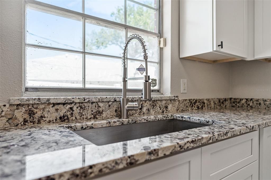 For Sale: $435,000 (3 beds, 2 baths, 1575 Square Feet)