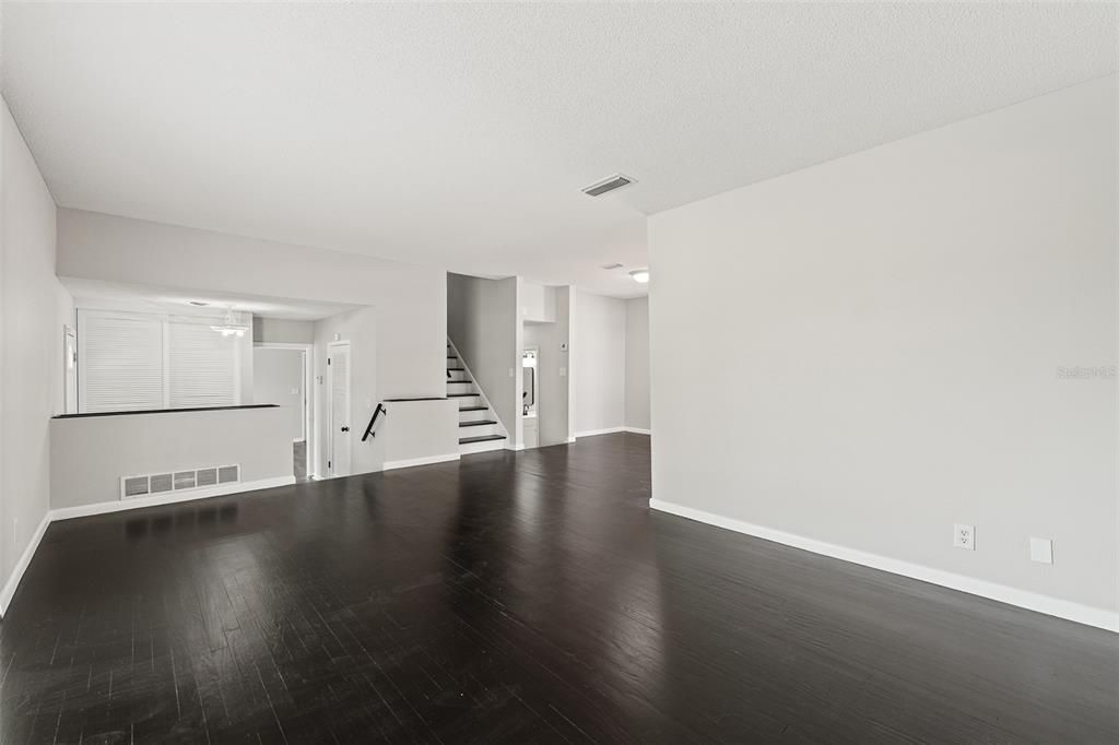 For Sale: $435,000 (3 beds, 2 baths, 1575 Square Feet)