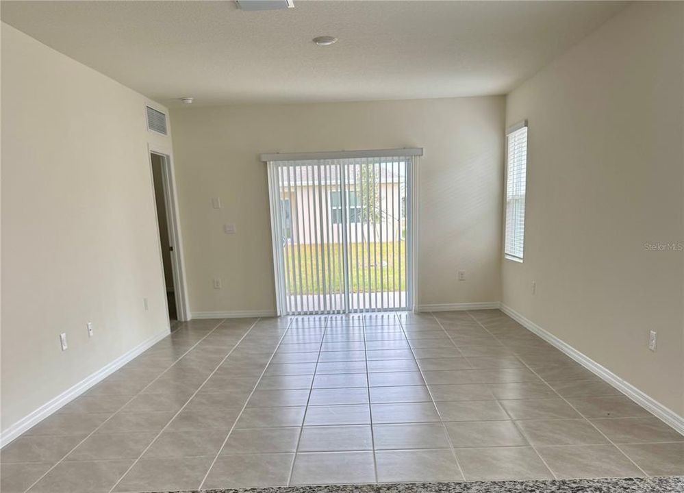 En Renta: $2,350 (3 camas, 2 baños, 1606 Pies cuadrados)