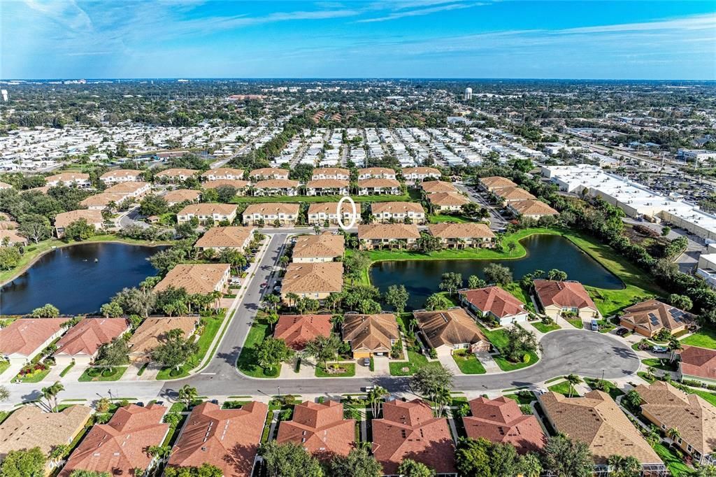 На продажу: $274,900 (2 спален, 2 ванн, 1228 Квадратных фут)