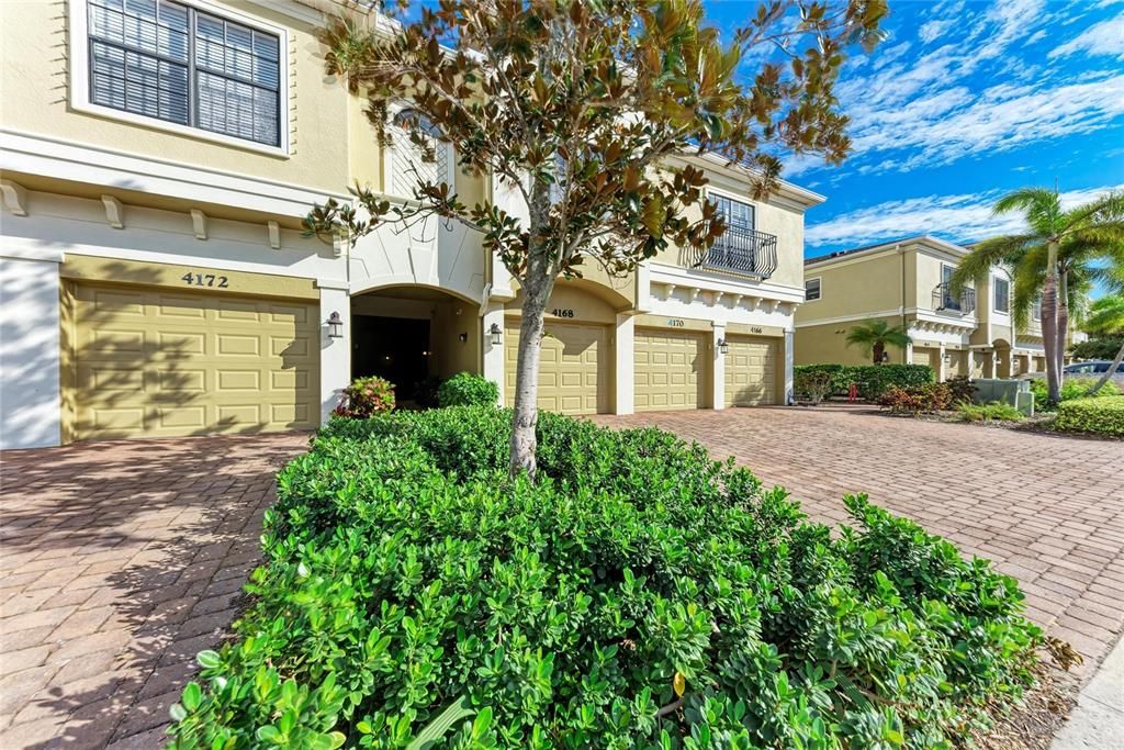 На продажу: $274,900 (2 спален, 2 ванн, 1228 Квадратных фут)