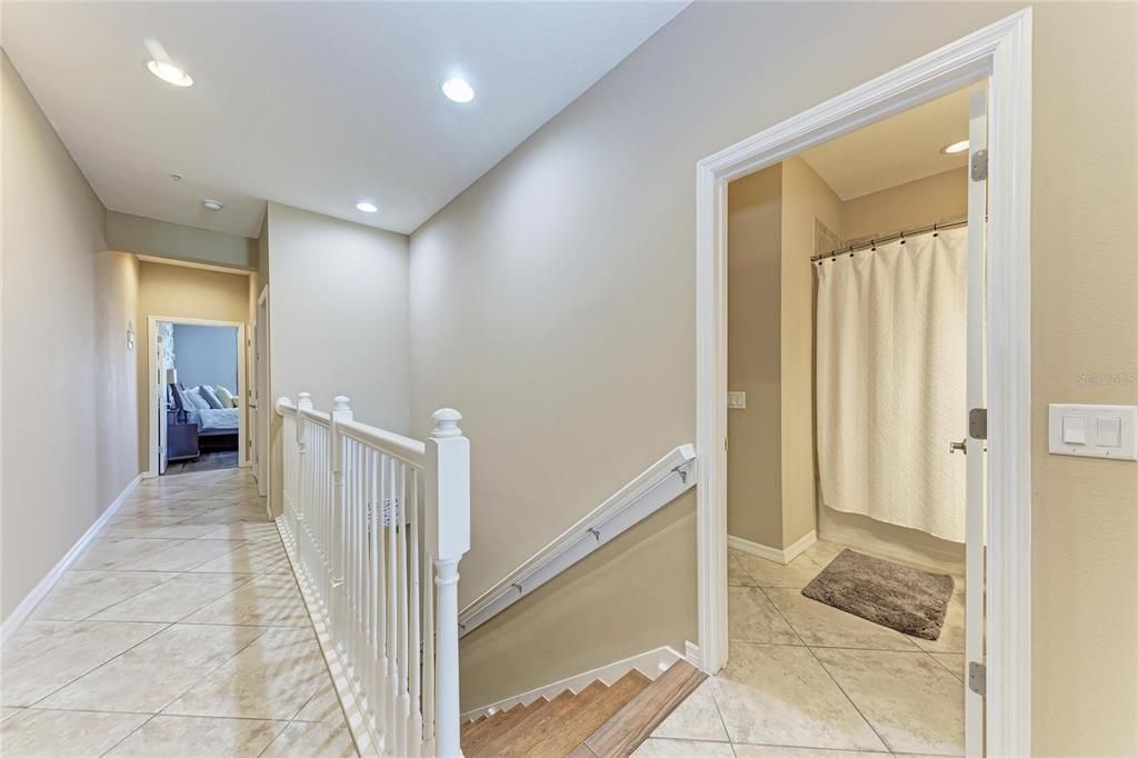 На продажу: $274,900 (2 спален, 2 ванн, 1228 Квадратных фут)