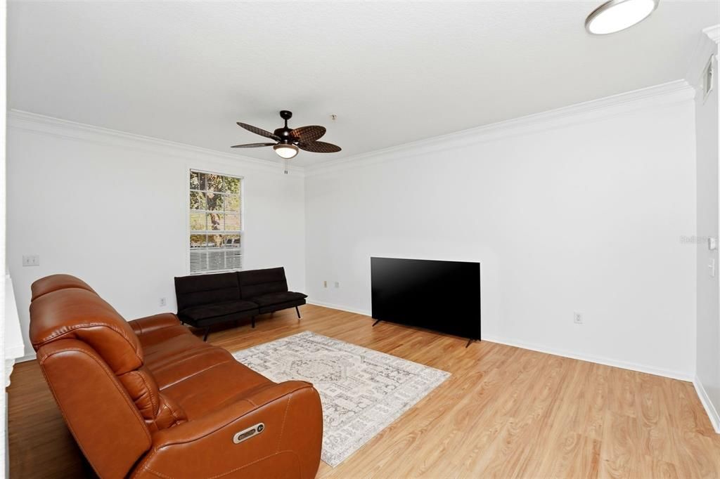 На продажу: $389,000 (2 спален, 2 ванн, 1320 Квадратных фут)