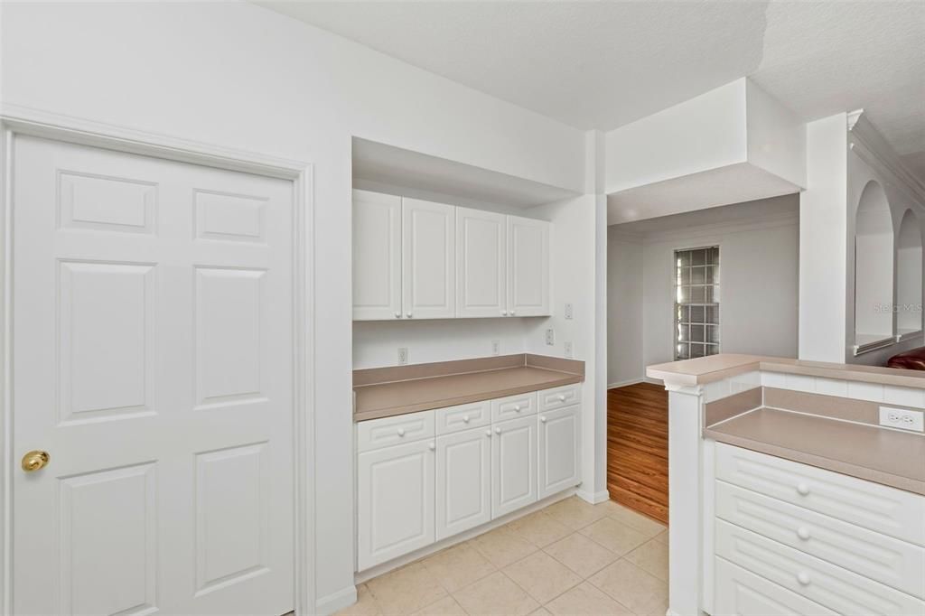 На продажу: $389,000 (2 спален, 2 ванн, 1320 Квадратных фут)