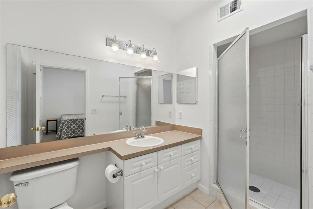 На продажу: $389,000 (2 спален, 2 ванн, 1320 Квадратных фут)