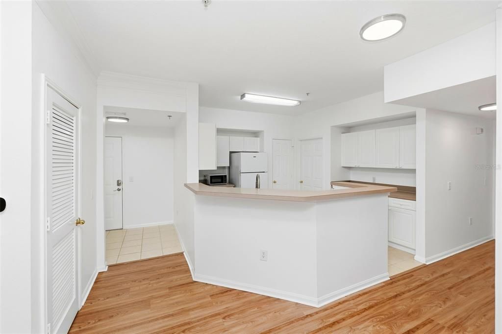 На продажу: $389,000 (2 спален, 2 ванн, 1320 Квадратных фут)