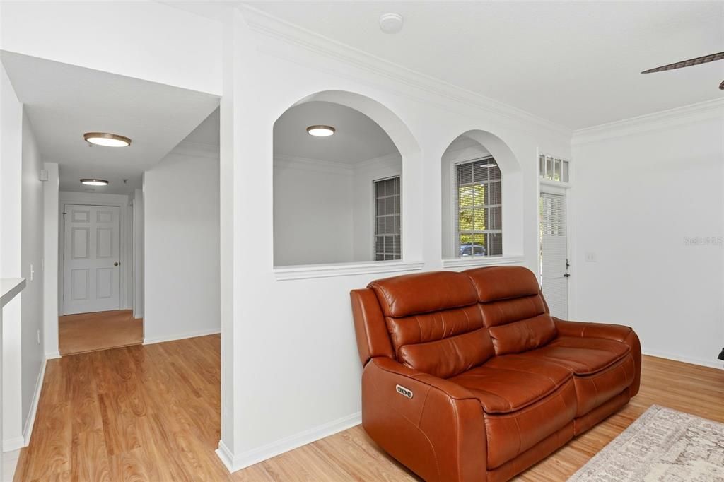 На продажу: $389,000 (2 спален, 2 ванн, 1320 Квадратных фут)