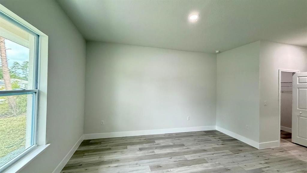 For Sale: $299,000 (4 beds, 2 baths, 1816 Square Feet)