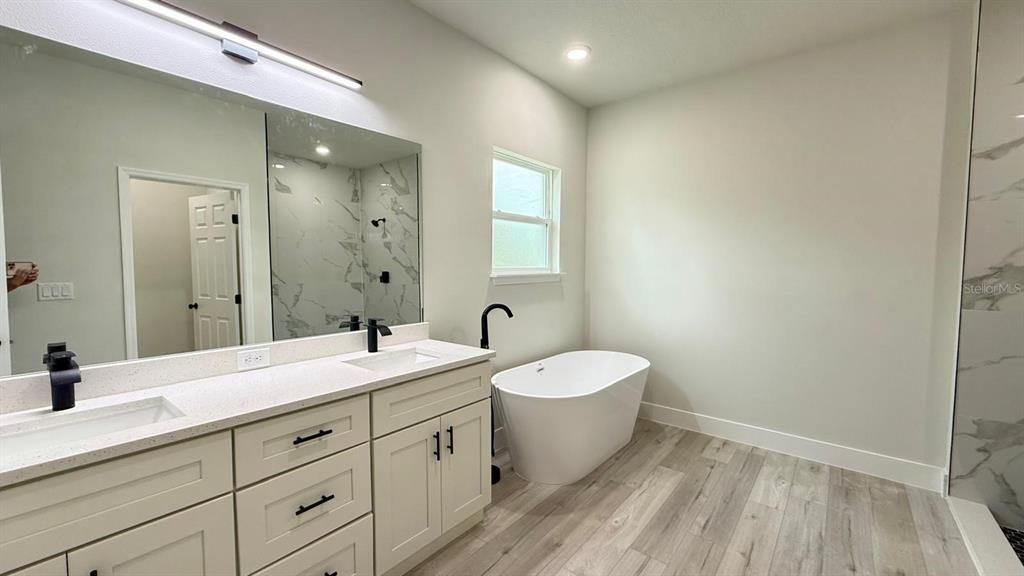 For Sale: $299,000 (4 beds, 2 baths, 1816 Square Feet)