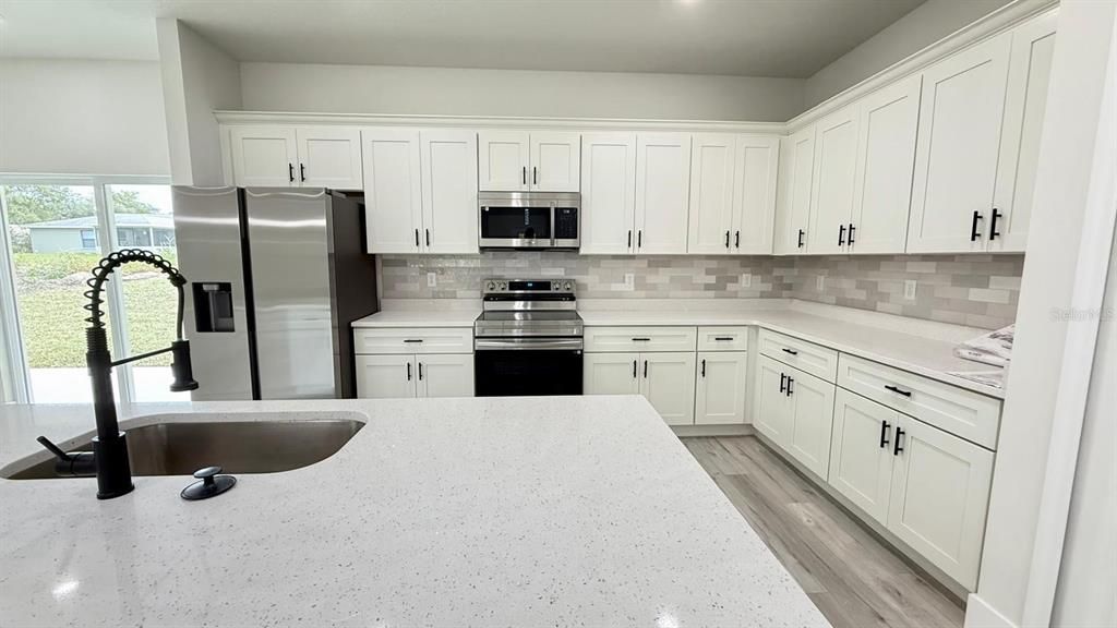 For Sale: $299,000 (4 beds, 2 baths, 1816 Square Feet)