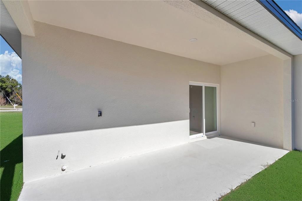 For Sale: $299,000 (4 beds, 2 baths, 1816 Square Feet)