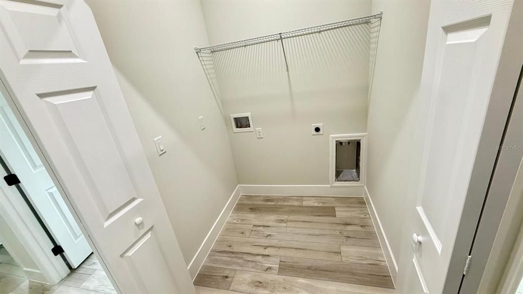 For Sale: $299,000 (4 beds, 2 baths, 1816 Square Feet)