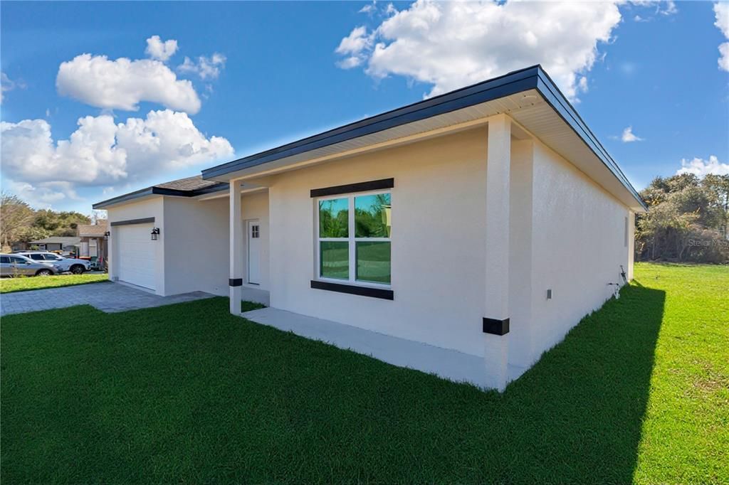 For Sale: $299,000 (4 beds, 2 baths, 1816 Square Feet)