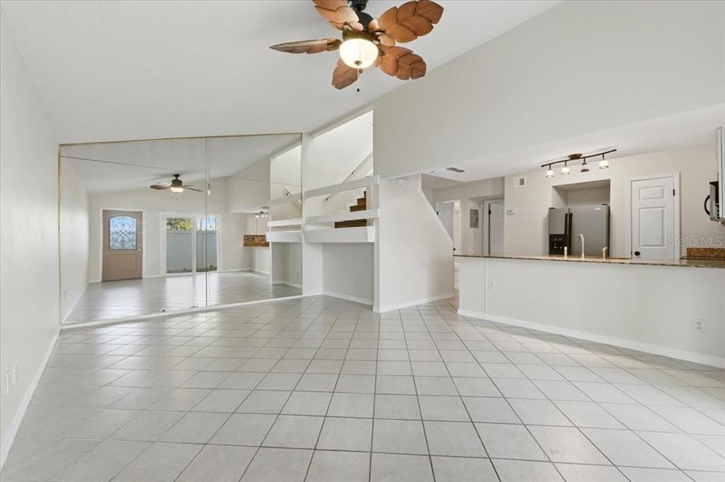 待售: $215,000 (3 贝兹, 2 浴室, 1294 平方英尺)