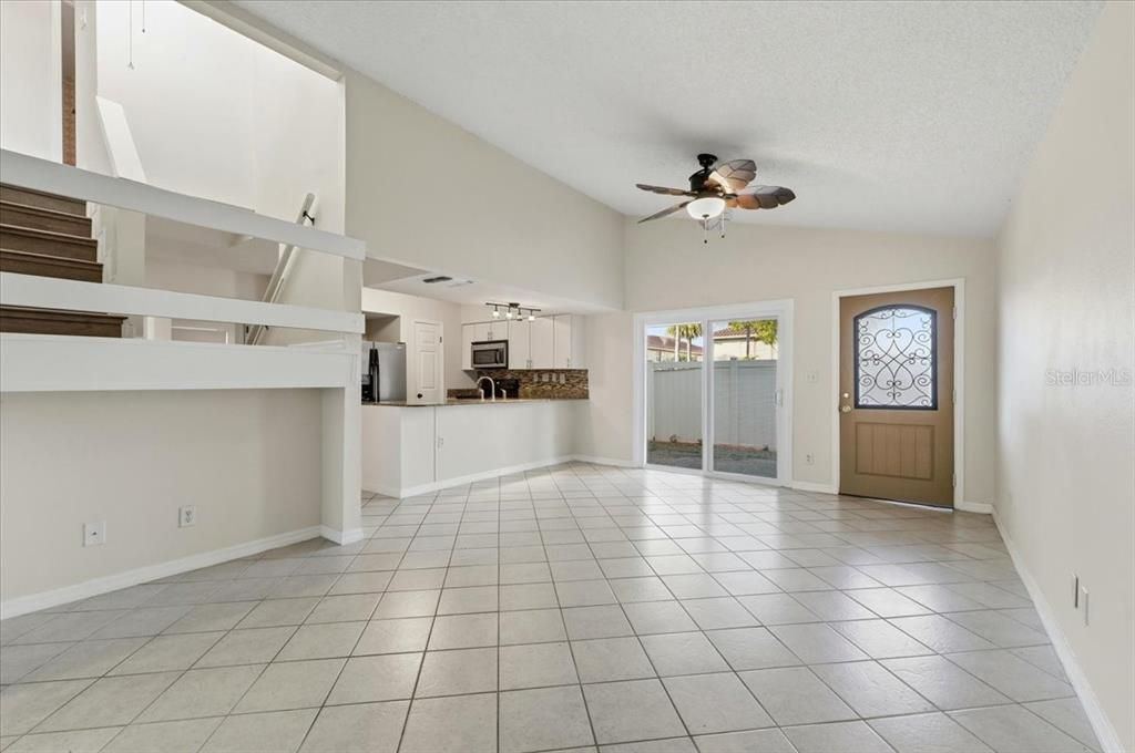 待售: $215,000 (3 贝兹, 2 浴室, 1294 平方英尺)