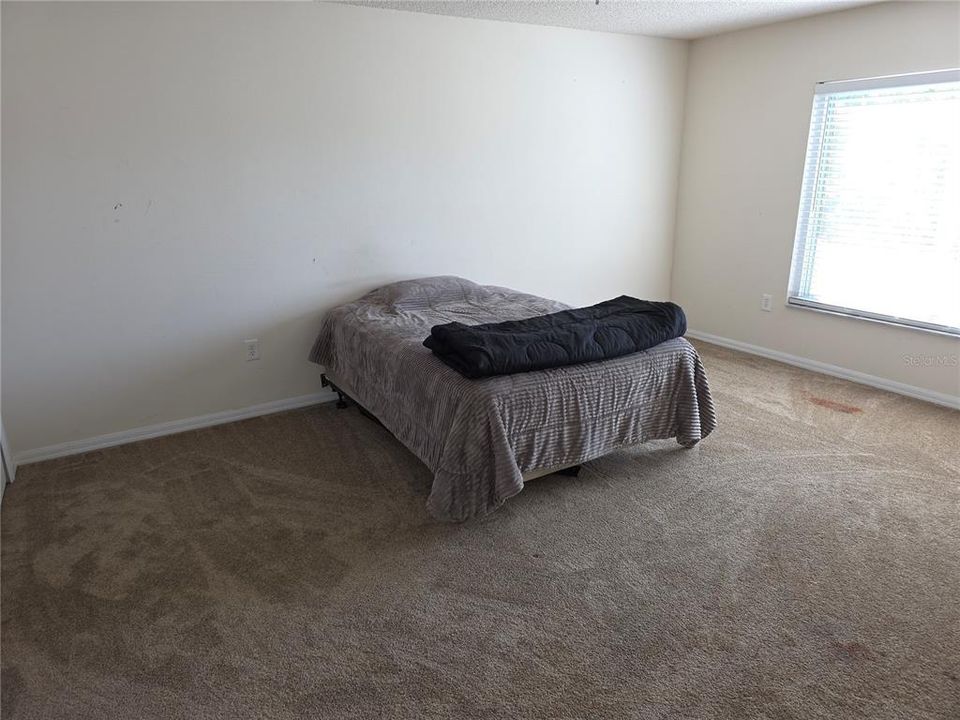 En Venta: $415,000 (4 camas, 2 baños, 2800 Pies cuadrados)