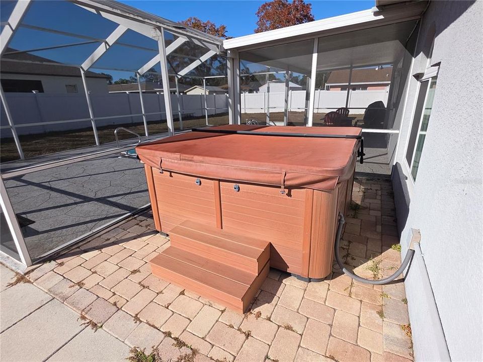 En Venta: $415,000 (4 camas, 2 baños, 2800 Pies cuadrados)