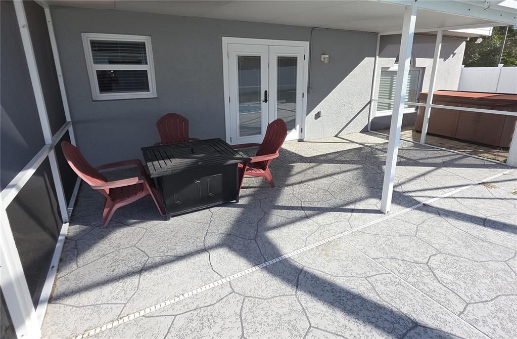 En Venta: $415,000 (4 camas, 2 baños, 2800 Pies cuadrados)