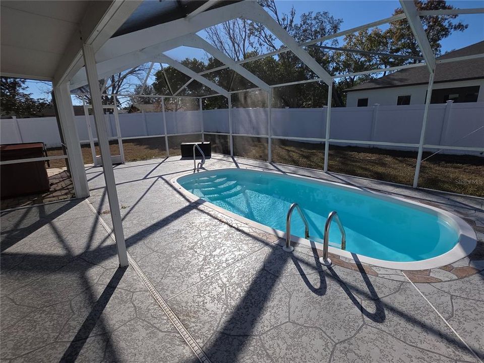 En Venta: $415,000 (4 camas, 2 baños, 2800 Pies cuadrados)