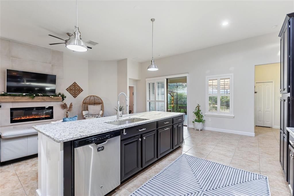 En Venta: $499,000 (4 camas, 3 baños, 2381 Pies cuadrados)