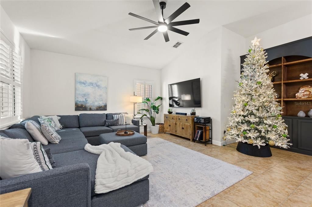 En Venta: $499,000 (4 camas, 3 baños, 2381 Pies cuadrados)