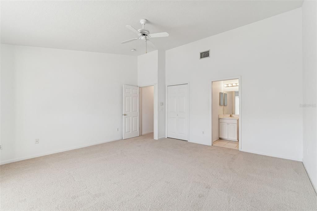 待售: $325,000 (2 贝兹, 2 浴室, 1274 平方英尺)