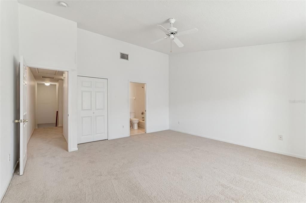 待售: $325,000 (2 贝兹, 2 浴室, 1274 平方英尺)