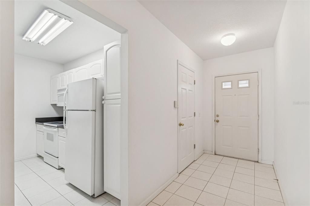 待售: $325,000 (2 贝兹, 2 浴室, 1274 平方英尺)