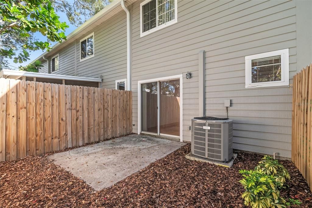 待售: $325,000 (2 贝兹, 2 浴室, 1274 平方英尺)