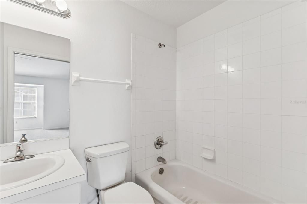 待售: $325,000 (2 贝兹, 2 浴室, 1274 平方英尺)