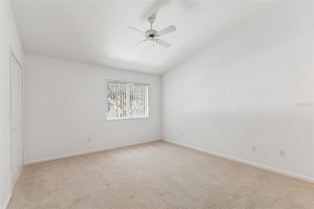 待售: $325,000 (2 贝兹, 2 浴室, 1274 平方英尺)