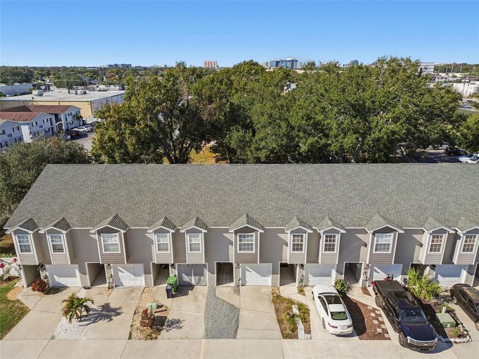 待售: $325,000 (2 贝兹, 2 浴室, 1274 平方英尺)