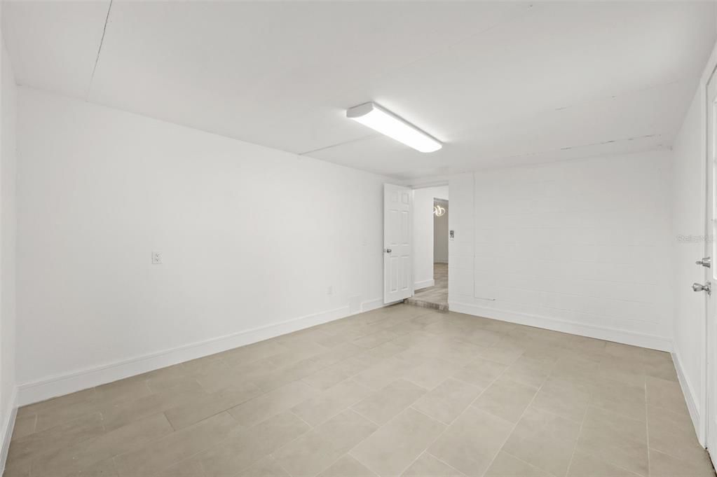 For Rent: $3,800 (4 beds, 2 baths, 1966 Square Feet)