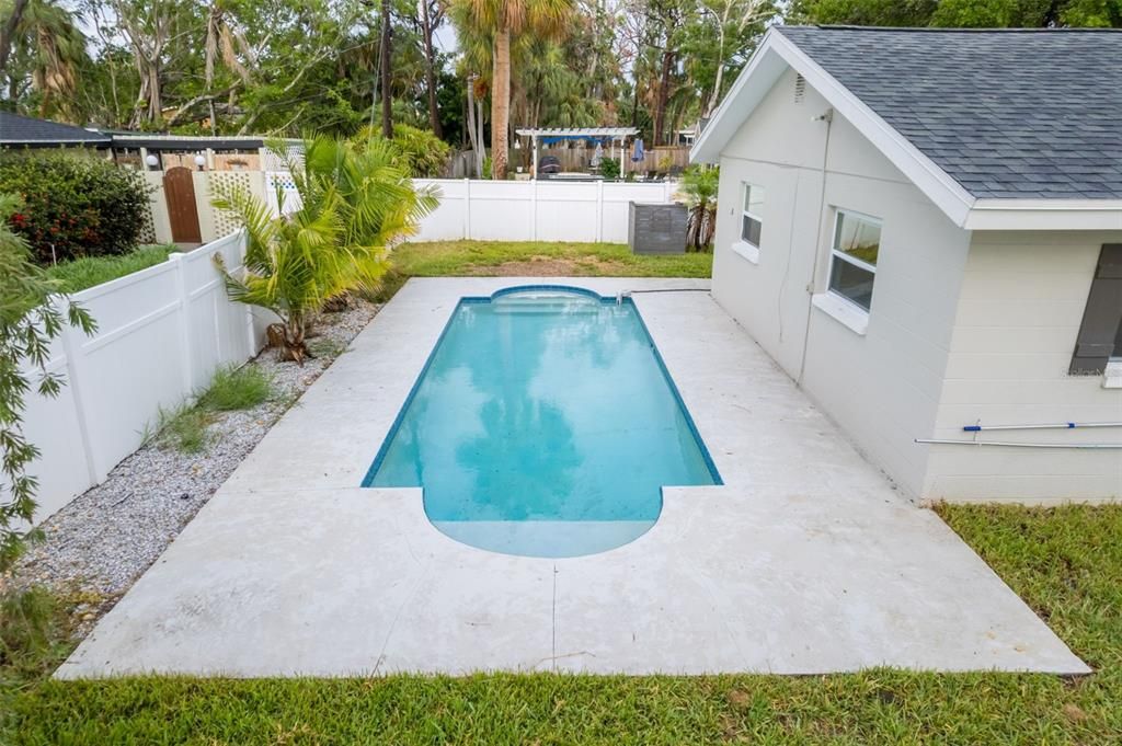 For Rent: $3,800 (4 beds, 2 baths, 1966 Square Feet)