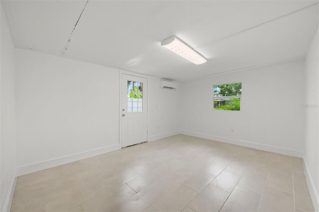 For Rent: $3,800 (4 beds, 2 baths, 1966 Square Feet)