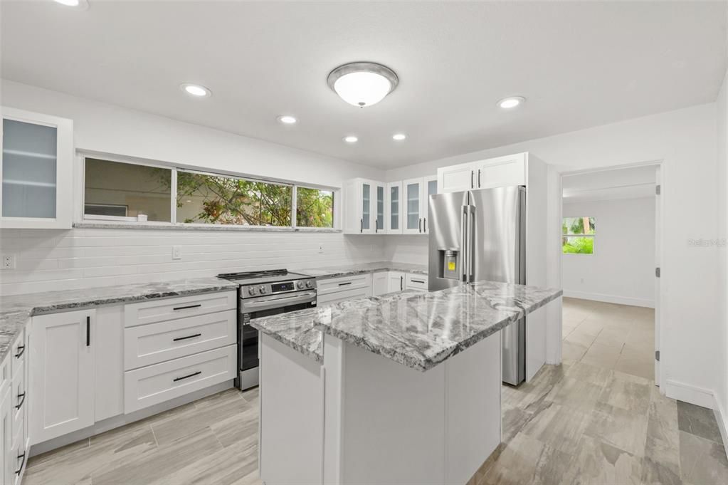 For Rent: $3,800 (4 beds, 2 baths, 1966 Square Feet)