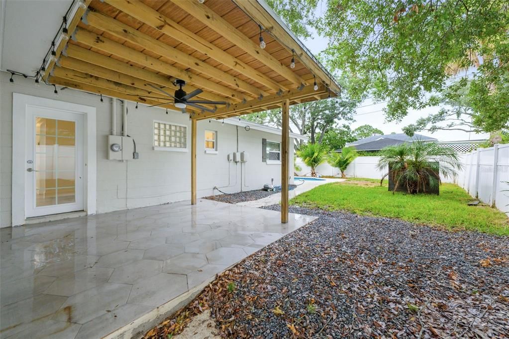 For Rent: $3,800 (4 beds, 2 baths, 1966 Square Feet)