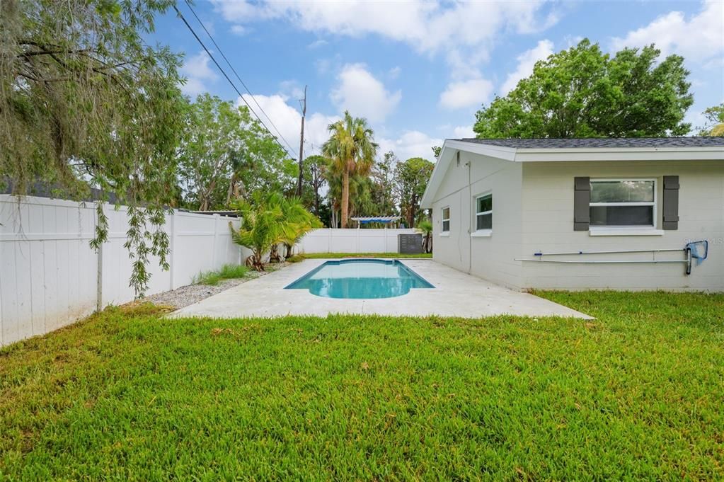 For Rent: $3,800 (4 beds, 2 baths, 1966 Square Feet)